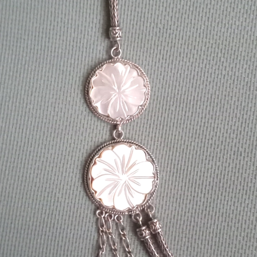 BALI LEGACY WHITE MOTHER OF PEARL CARVED FLOWER NECKLACE - Picture 4 of 9